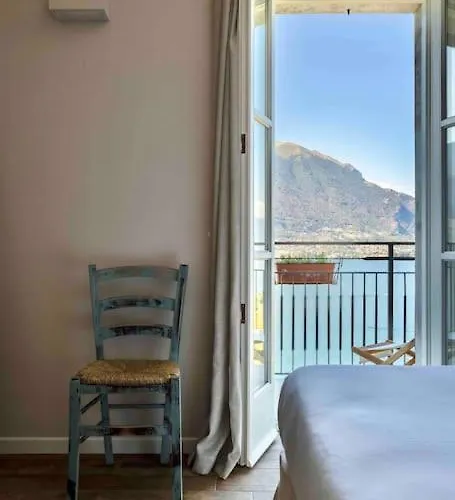 Il Noce View Lezzeno